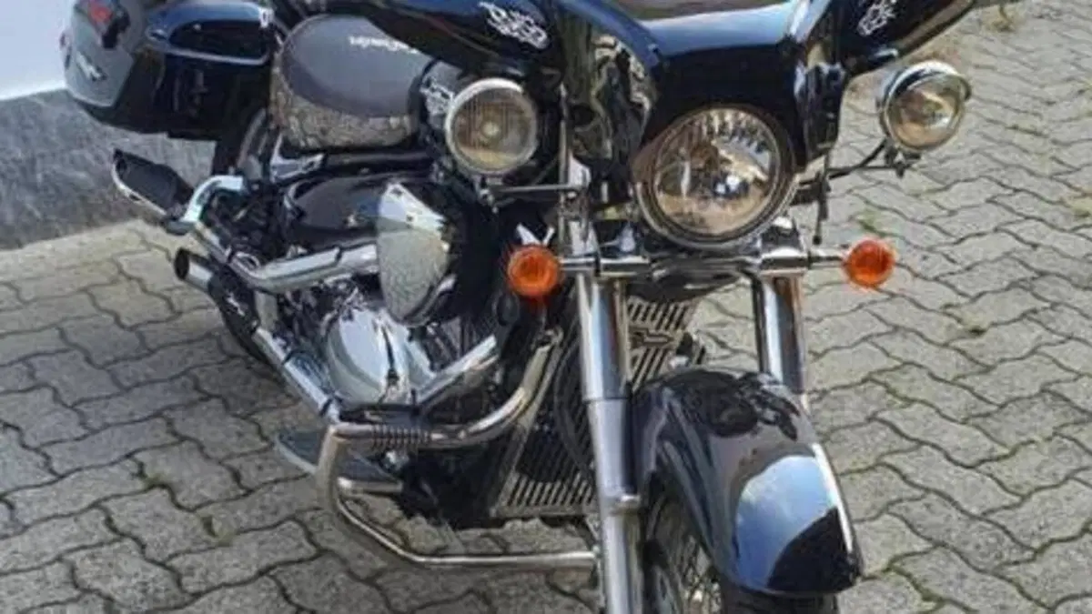 Suzuki Intruder 800 C B (2015 - 17)  (4)