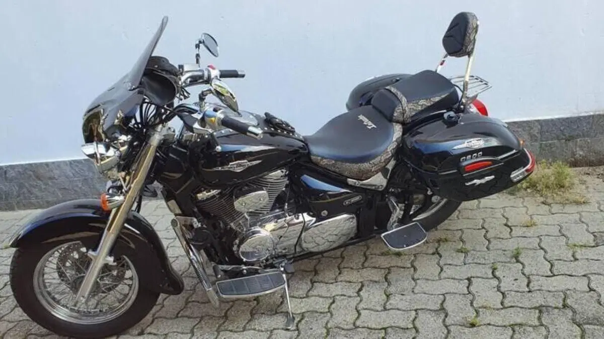 Suzuki Intruder 800 C B (2015 - 17)  (9)