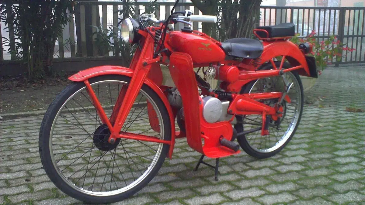 Moto Guzzi   (2)