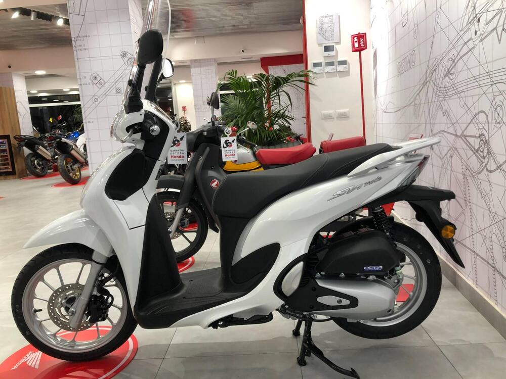 Honda SH 125 Mode (2021 - 24) Nuova a Roma - VetrinaMotori