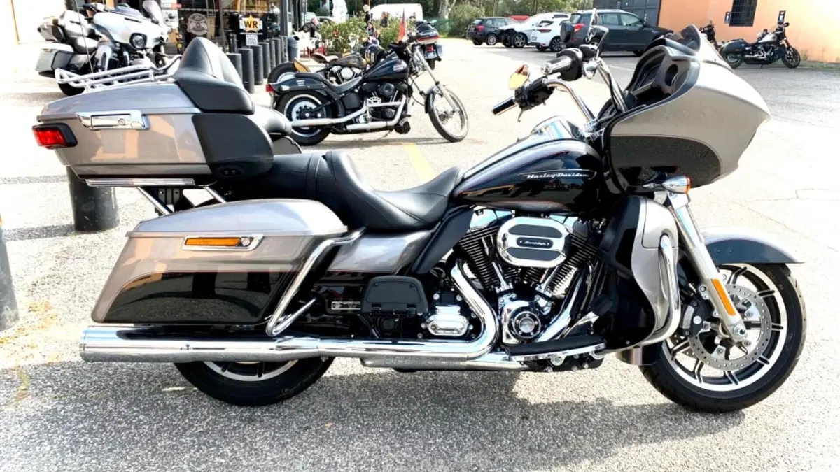 Harley-Davidson 1690 Road Glide Ultra (2015 - 16) - FLRTU 