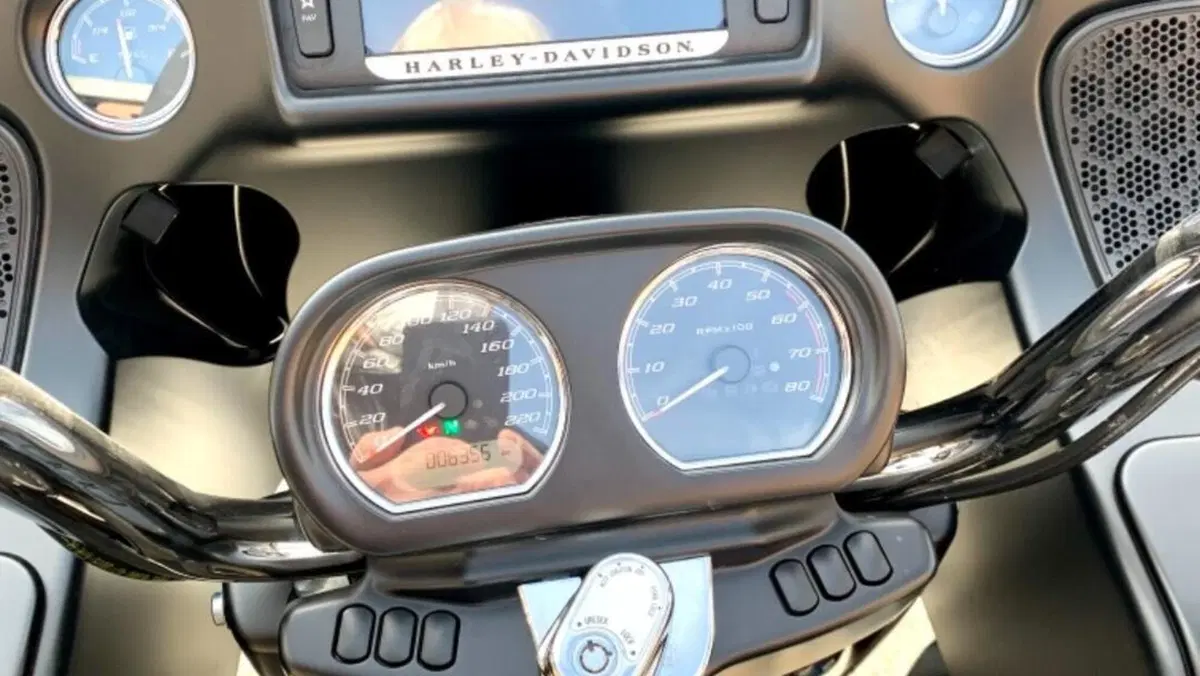 Harley-Davidson 1690 Road Glide Ultra (2015 - 16) - FLRTU  (7)