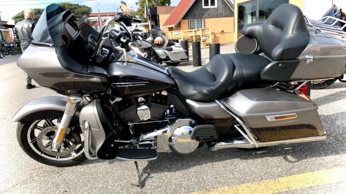 Harley-Davidson 1690 Road Glide Ultra (2015 - 16) - FLRTU  (8)