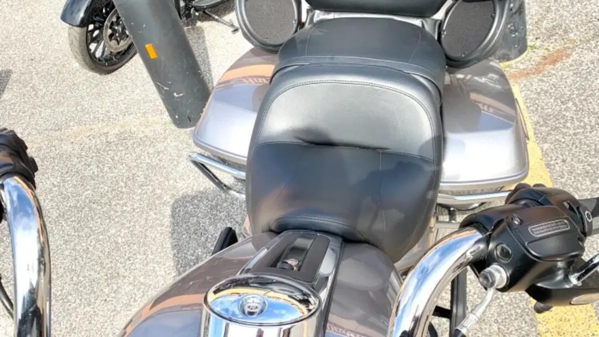 Harley-Davidson 1690 Road Glide Ultra (2015 - 16) - FLRTU  (10)