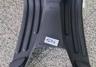 TAPPETINO VESPA 50 125 150 ET2 ET4 Piaggio - Annuncio 8763282