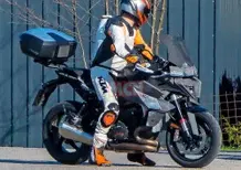 KTM 1290 Super Duke GT 2024 [Foto spia]