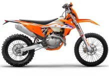 KTM presenta la gamma Enduro 2023. Foto e prezzi