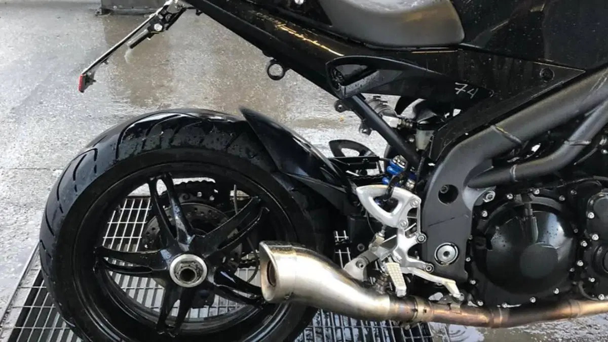 Triumph Speed Triple 1050 (2005 - 11)  (4)