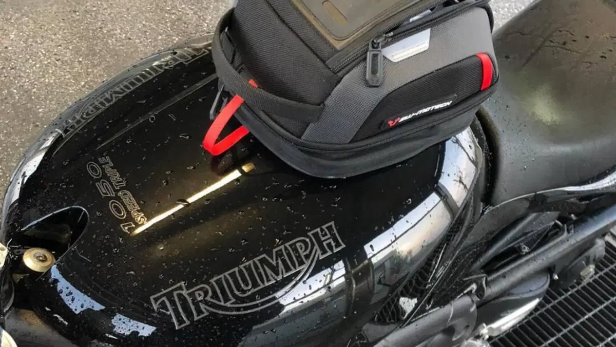 Triumph Speed Triple 1050 (2005 - 11)  (7)