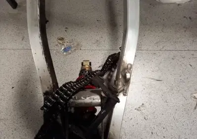 Monobraccio posteriore monoammortizzatore e catena Yamaha - Annuncio 8869001