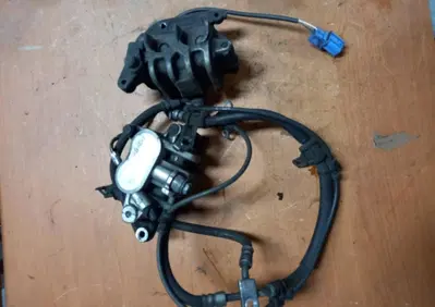 Coppia pinza freni anteriori completi sensore ABS Suzuki - Annuncio 8882537