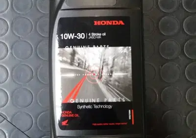 OLIO SINTETICO PER HONDA MOTO. 10W30 MA - Annuncio 8902958