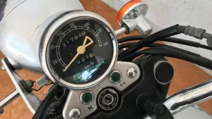 Suzuki TU 250 XX Super Classic (1996 - 00)  (5)