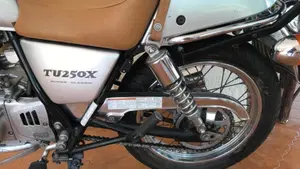 Suzuki TU 250 XX Super Classic (1996 - 00)  (7)