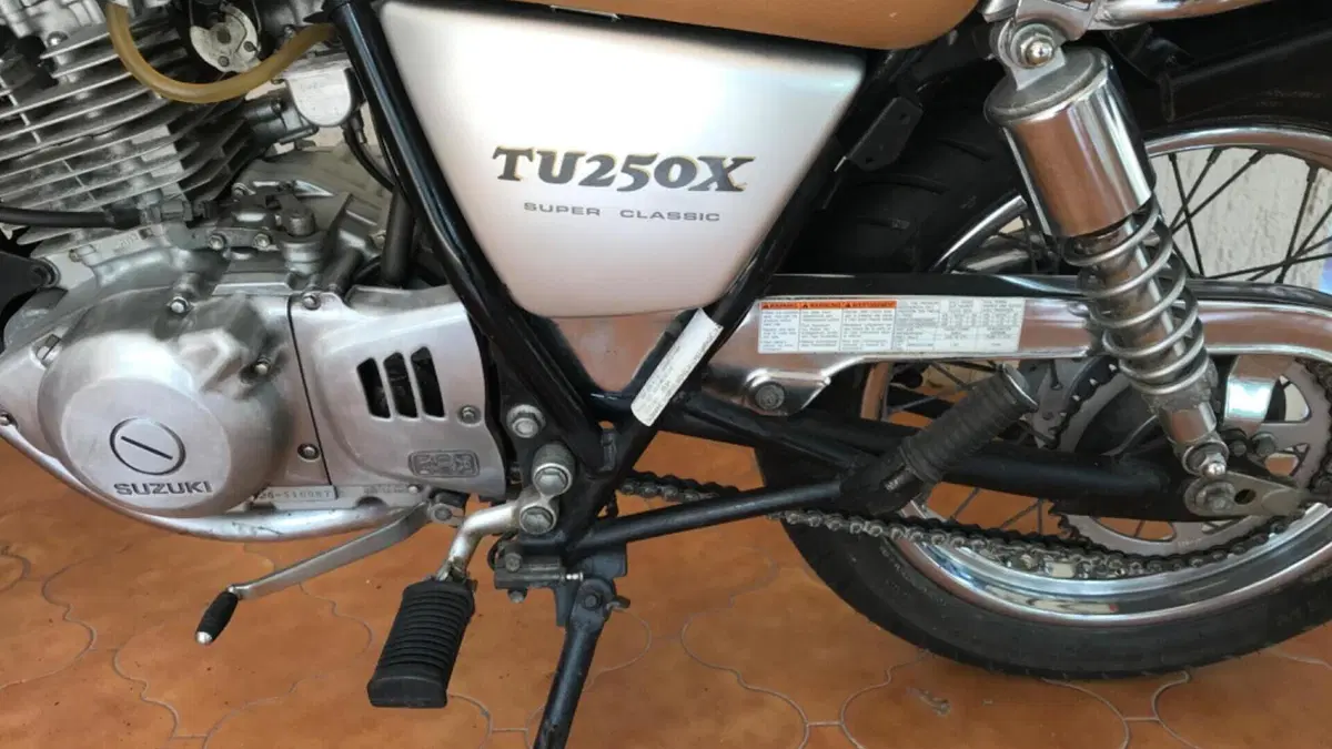 Suzuki TU 250 XX Super Classic (1996 - 00)  (13)