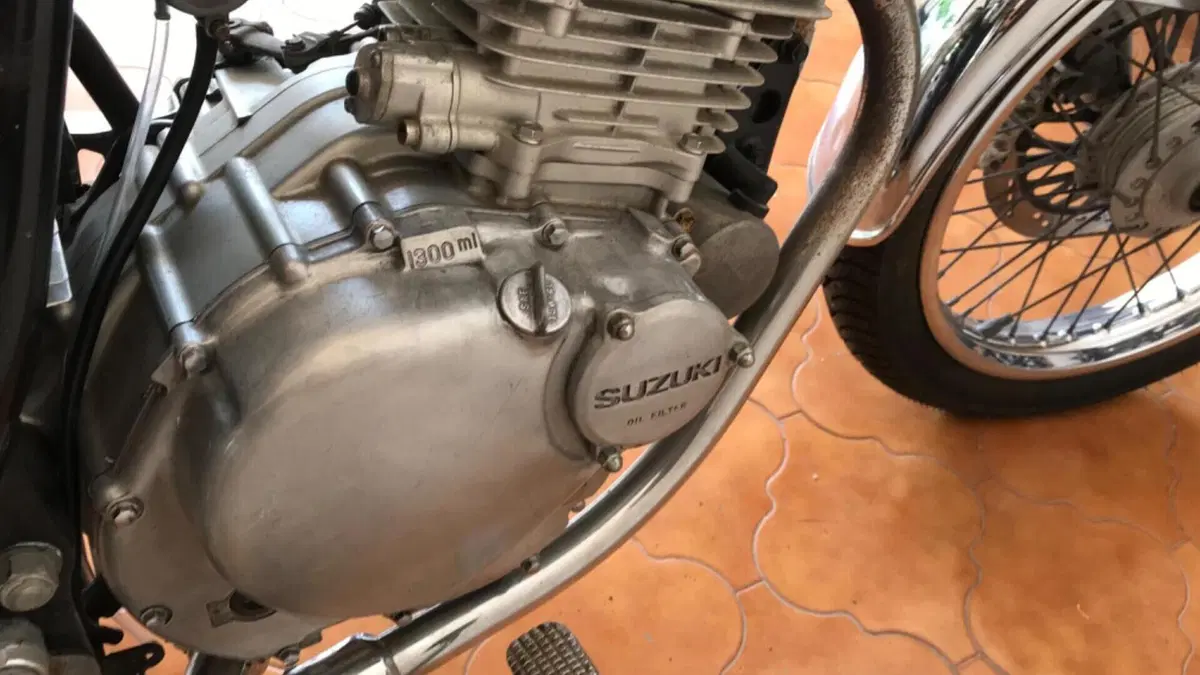 Suzuki TU 250 XX Super Classic (1996 - 00)  (16)