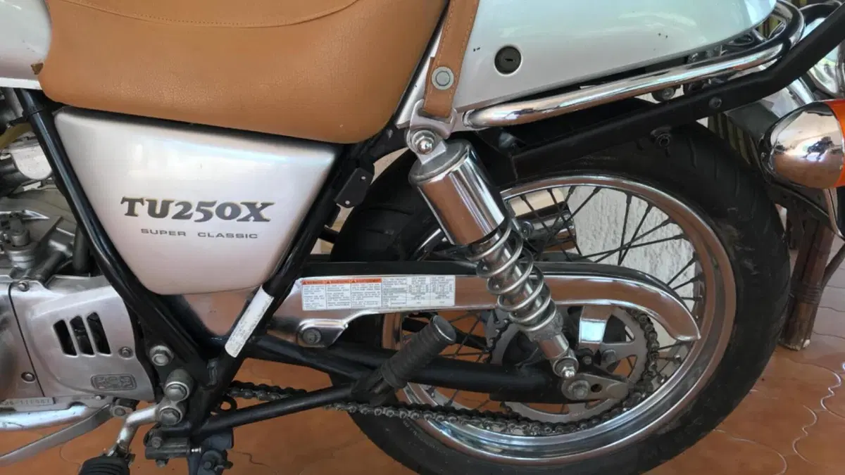 Suzuki TU 250 XX Super Classic (1996 - 00)  (2)