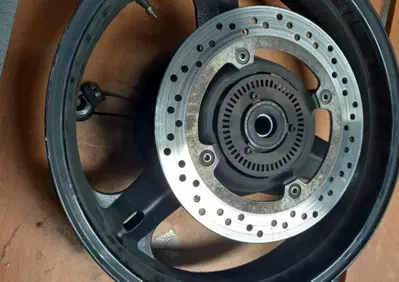CERCHIO POSTERIORE CON DISCHI + CORONA SUZUKI V-ST - Annuncio 8993108