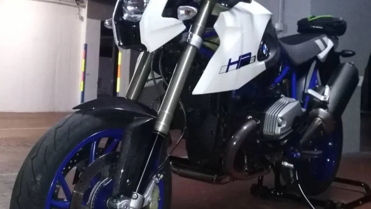 Bmw HP2 Megamoto  (3)