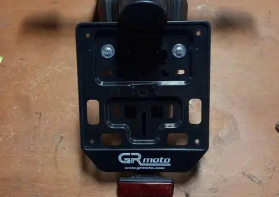 PORTA TARGA CON FRECCE KAWASAKI Z-750 R , - Annuncio 8993562