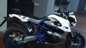 Bmw HP2 Megamoto  (5)