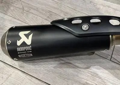 Scarico alto Yamaha Xsr SUPER SCONTATO Akrapovic - Annuncio 9001985