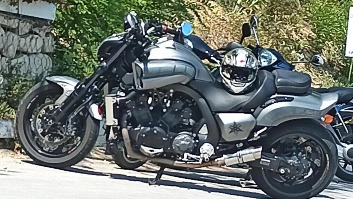 Yamaha VMAX (2008 - 17)  (4)