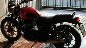 Triumph Street Twin 900 (2017 - 18)  (2)