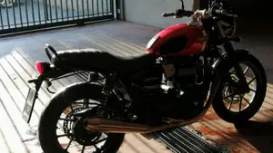 Triumph Street Twin 900 (2017 - 18)  (3)