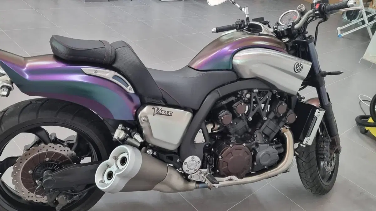 Yamaha VMAX (2008 - 17)  (2)