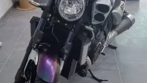 Yamaha VMAX (2008 - 17)  (3)