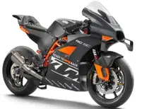 KTM RC 8C 2023: sale a 135 cavalli e scende a 142 kg... [GALLERY]