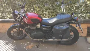 Triumph Street Twin 900 (2017 - 18)  (5)
