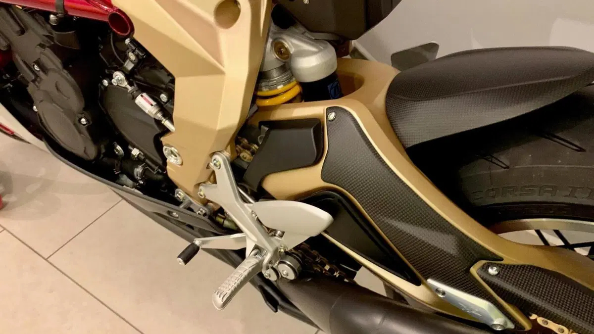 MV Agusta Superveloce 800 Serie Oro (2019 - 20)  (5)