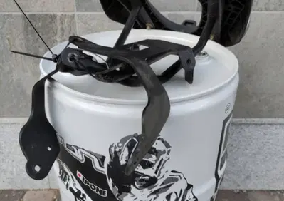 PIASTRA PORTABAULETTO GIVI PER SUZUKI GSR 600 - Annuncio 9070313