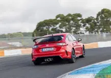Honda Civic Type R: è la trazione anteriore più ASSURDA [VIDEO]
