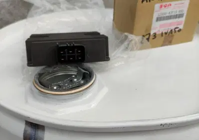 REGOLATORE TENSIONE ORIGINALE NUOVO SUZUKI BURGMAN - Annuncio 9073177