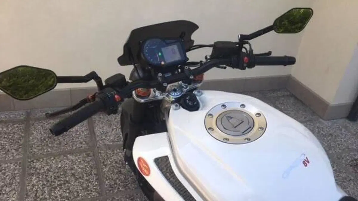 Moto Guzzi Griso 1200 8V (2007 - 12)  (10)