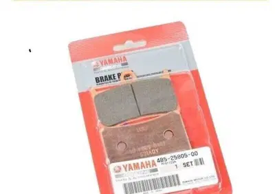 PASTIGLIA FRENO ANTERIORE ORIGINALE YAMAHA TMAX 20 - Annuncio 9103046