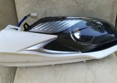 Faro fanale anteriore destro Kymco Downtown 125 / - Annuncio 9112975