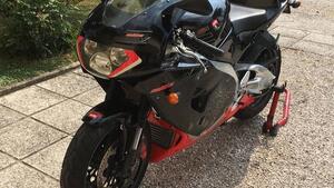 Aprilia RSV 1000 (2000 - 01) 