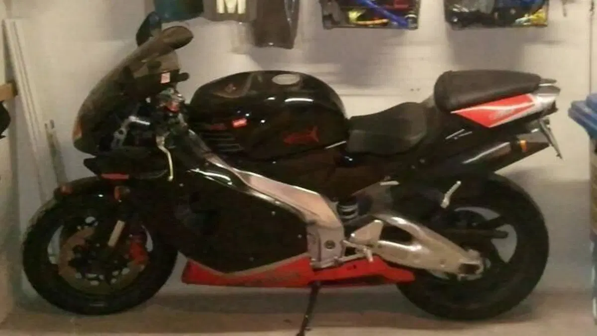 Aprilia RSV 1000 (2000 - 01)  (3)