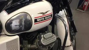 Moto Guzzi   (2)