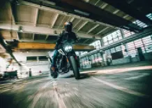 La KTM Duke 790 arriva nei concessionari ufficiali con una promozione imperdibile