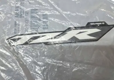 ADESIVO YAMAHA SCRITTA "TZR" - 5WXF832K1000 - Annuncio 9137685