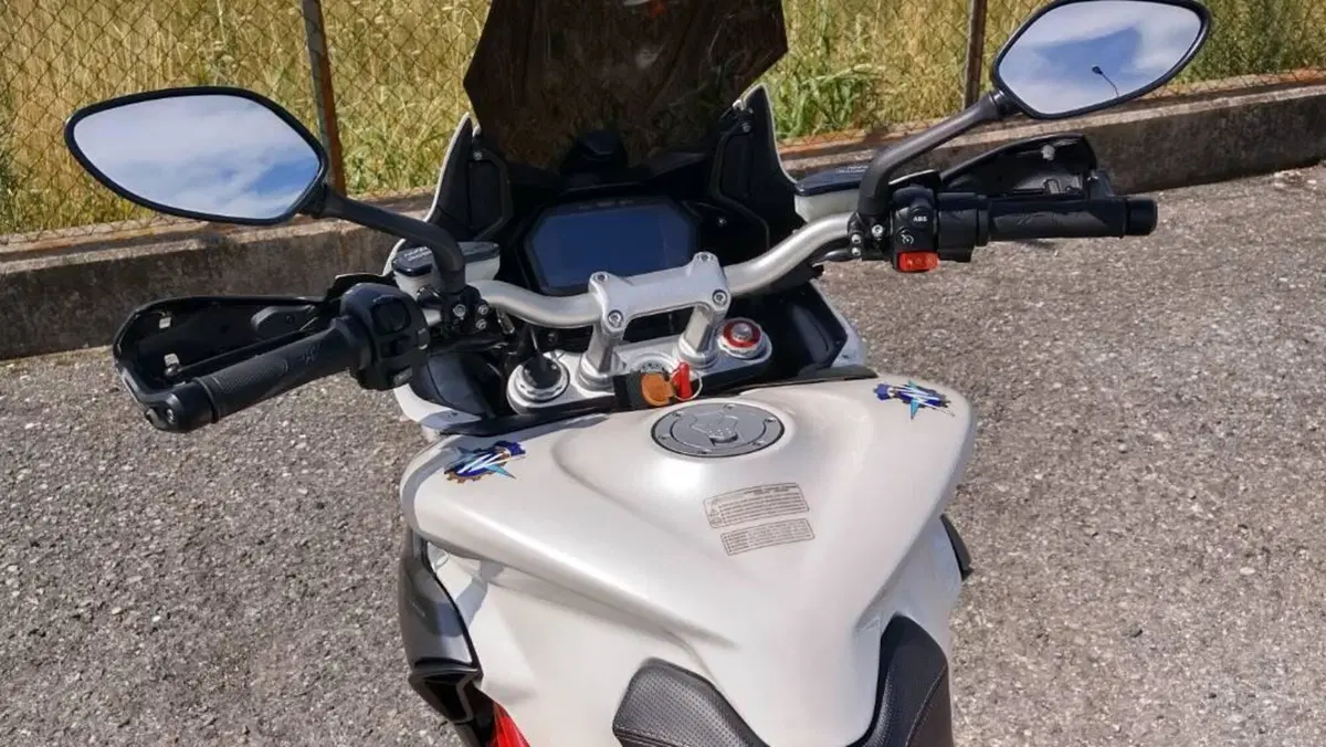 MV Agusta Turismo Veloce 800 Lusso (2014 - 16)  (5)
