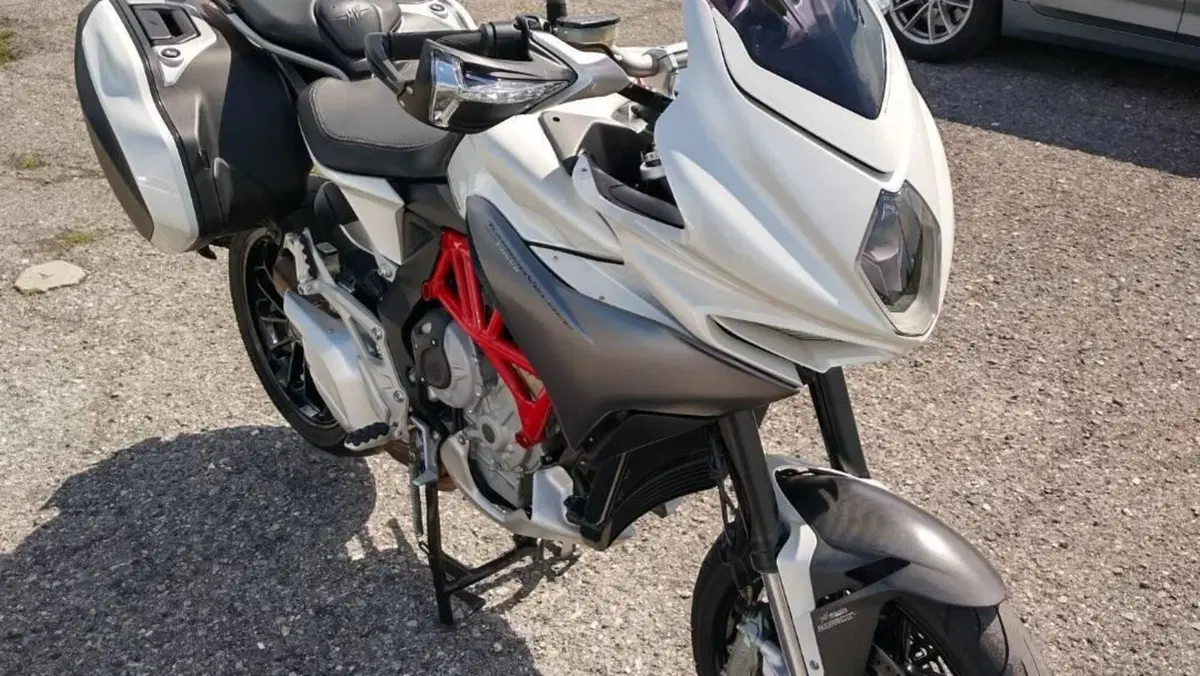 MV Agusta Turismo Veloce 800 Lusso (2014 - 16)  (6)