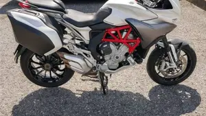 MV Agusta Turismo Veloce 800 Lusso (2014 - 16)  (2)