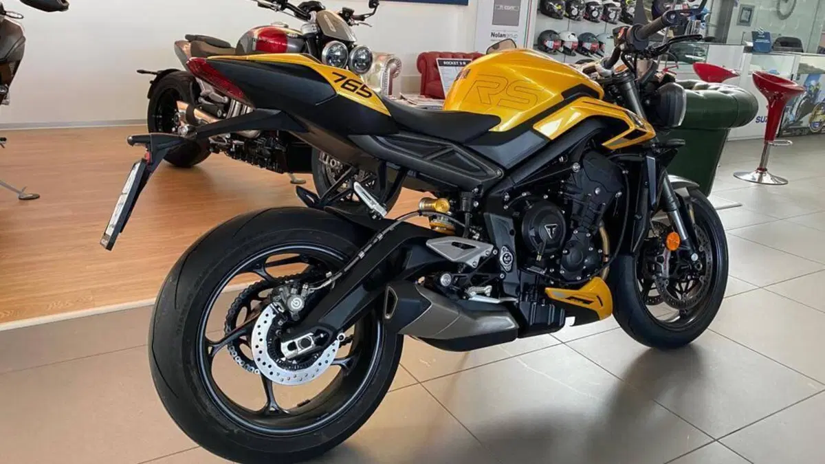 Triumph Street Triple RS (2020 - 22)  (2)