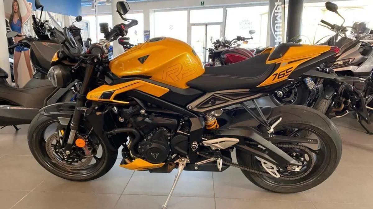 Triumph Street Triple RS (2020 - 22)  (3)